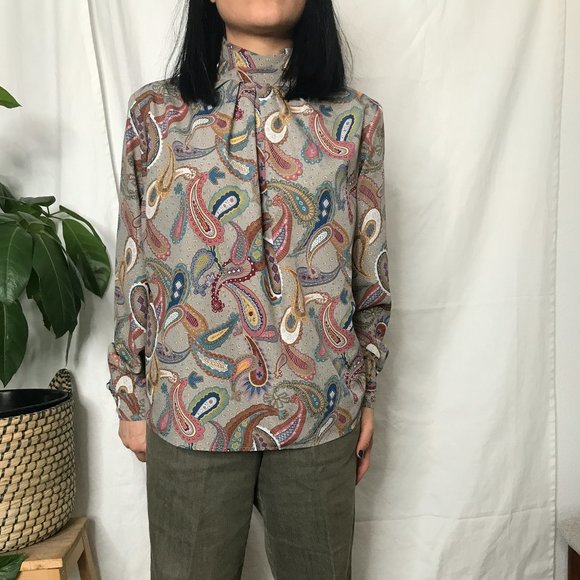 SOLD Vintage 1970s paisley blouse long sleeve - Picture 2 of 11